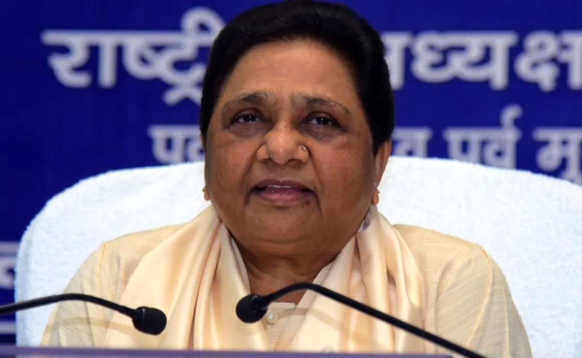 BSP Rally In Lucknow: लाखों का हुजूम, हाथी वाले पोस्टर्स, नीला-सफेद मंच… क्या मायावती वापस ला पाएंगी खोया जनाधार?