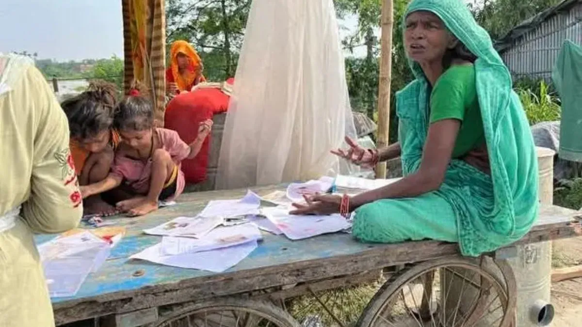वोटर लिस्ट सफाई या वोटर सफाया? गाजियाबाद में SIR से दहशत, BLO के गायब होने से लोगों में दहशत