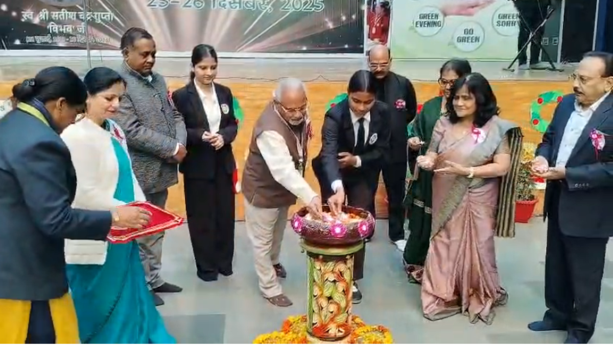 घटते हुए पारिवारिक मूल्य: प्रिल्यूड स्कूल में ‘विभव अभिव्यक्ति’ में गूंजे विचार, वैष्णवी बनीं विजेता