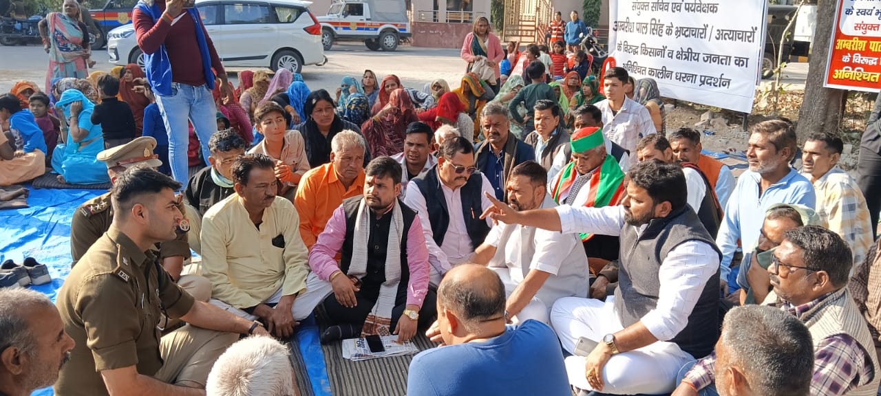 बिचपुरी धरना: CM से मिलने निकले किसानों को पुलिस ने रोका, जिला जज से वार्ता का आश्वासन