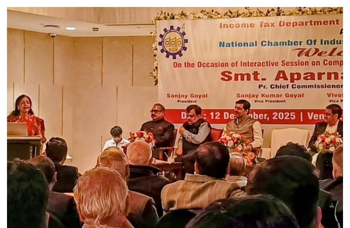 आगरा: नेशनल चैम्बर ने आयकर आयुक्त के सामने उठाया ‘ताज’ का मुद्दा, कहा- कर वसूली में आगरा को मिले राहत; 10 सूत्रीय ज्ञापन सौंपा