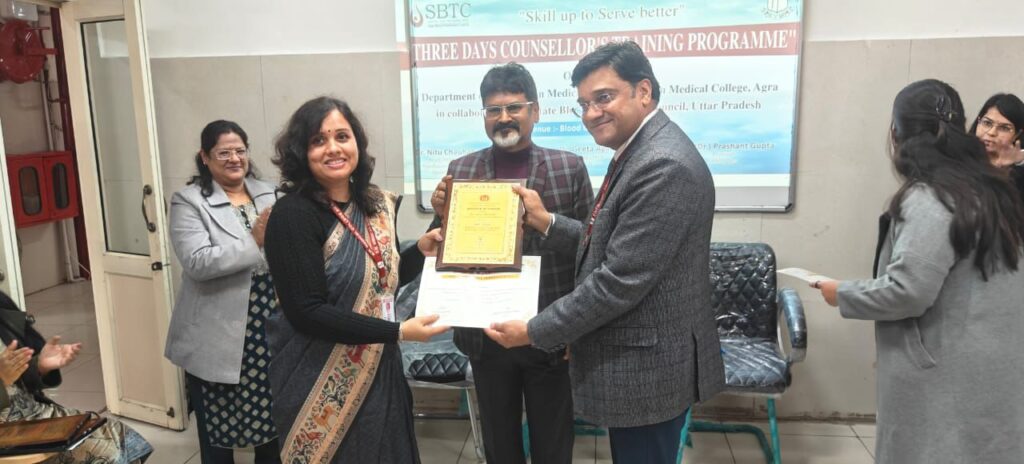 आगरा: एस.एन. मेडिकल कॉलेज में 'रक्त सुरक्षा' पर महा-मंथन