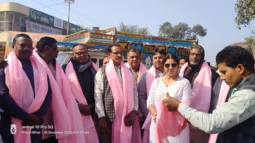 Kapil Bajpai leading rally in Bateshwar for Atal Nagar district demand