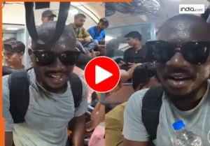 विदेशी यात्री का भारतीय ट्रेन की जनरल बोगी में सफर वायरल वीडियो