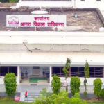 पुष्पांजलि एनआरआई सिटी फ्लोरा आगरा में 60 दिनों से बिजली पानी संकट