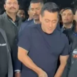 Salman Khan cutting cake with MS Dhoni at Panvel Farmhouse 60th Birthday