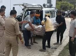 जौनपुर: कलयुगी बेटे ने सिलबट्टे से सिर कूचकर मां-बाप को मार डाला; शव बोरे में भरकर गोमती नदी में फेंके, 7 दिन बाद खुला राज