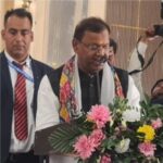 आगरा में भाजपा की बैठक को संबोधित करते प्रदेश अध्यक्ष पंकज चौधरी