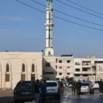 सीरिया के होम्स शहर में जुमे की नमाज के दौरान मस्जिद में धमाके के बाद का दृश्य