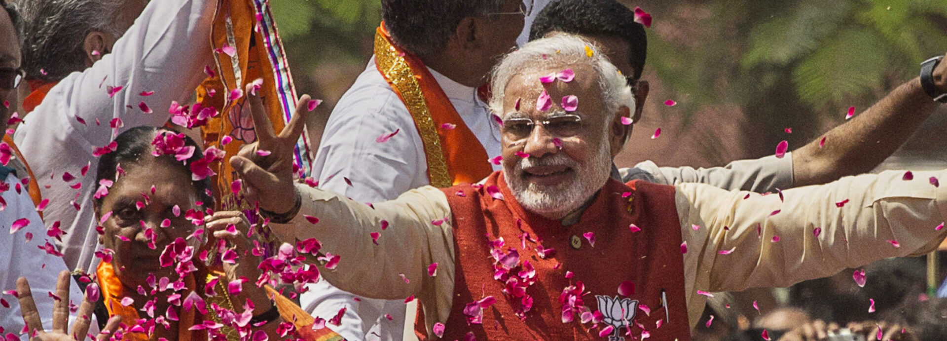 मतदाता सूची पुनरीक्षण और लोकतंत्र पर खतरे पर लेख