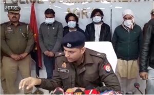 Agra Fake Liquor Factory: आरओ प्लांट की आड़ में चल रहा था नकली शराब का खेल; 4 गिरफ्तार, बिहार-MP तक थी सप्लाई की तैयारी