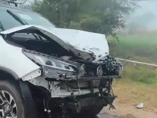 Protest in Lalitpur with dead body after UP Minister son Fortuner accident kills two youths.