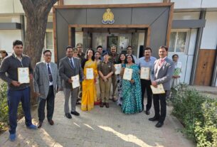 Agra Police Parivar Paramarsh Kendra Counselors Honored Taj News