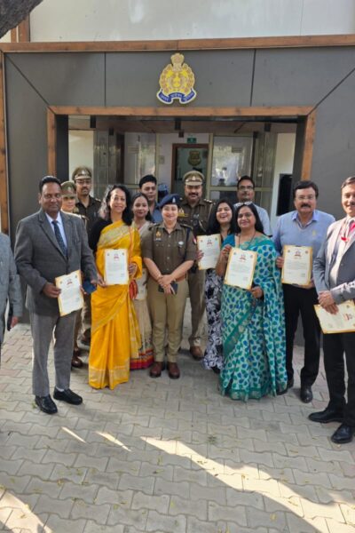 Agra Police Parivar Paramarsh Kendra Counselors Honored Taj News