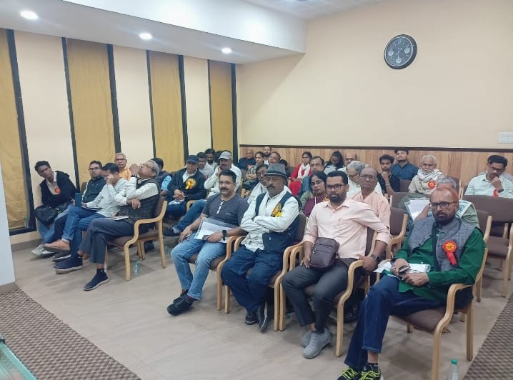 Chhattisgarh Janwadi Lekhak Sangh 4th conference Raipur, Kameshwar Pandey elected president.