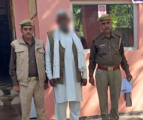 Agra Khera Rathore Police Arrest Warrantee Taj News