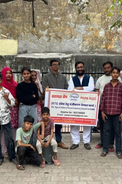 PAPA NGO organizing RTE admission assistance camp for poor children in Agra slums,