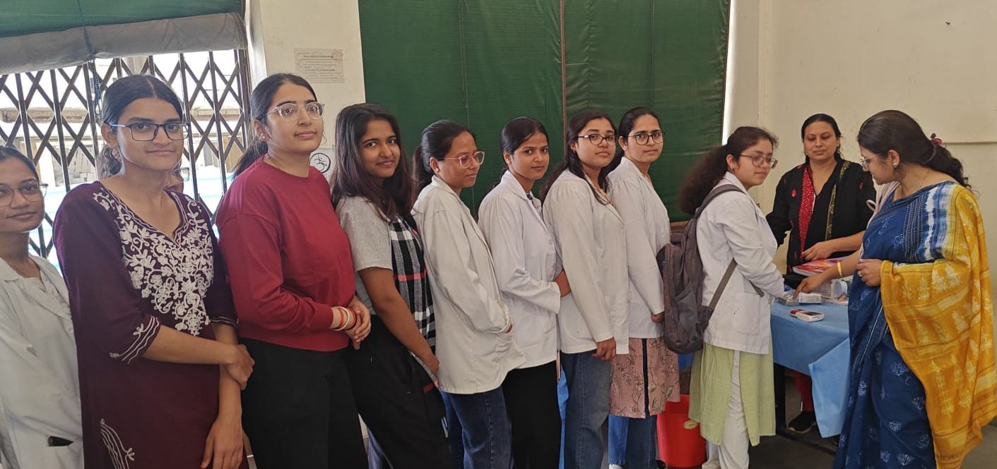 एसएन मेडिकल कॉलेज आगरा में स्वास्थ्य जागरूकता अभियान