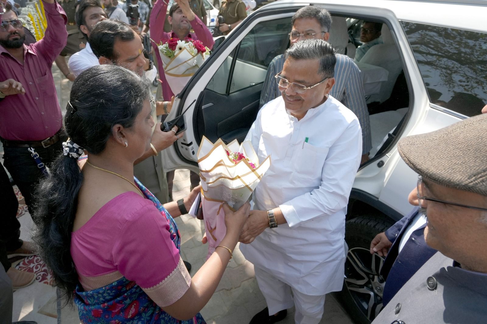 आगरा गीता गोविन्द वाटिका में श्रीकृष्ण की लीलाओं का चित्रण