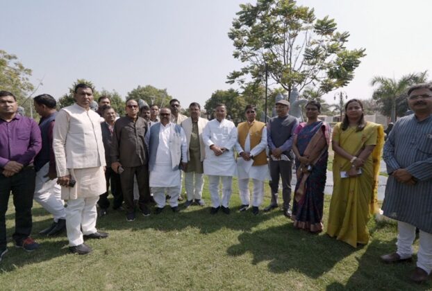 आगरा में गीता गोविन्द वाटिका का भव्य लोकार्पण और ब्रज थीम