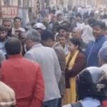 Labhchand Market Agra Shopkeepers Meet DM Arvind Mallappa Bangari Abhimanyu Singh