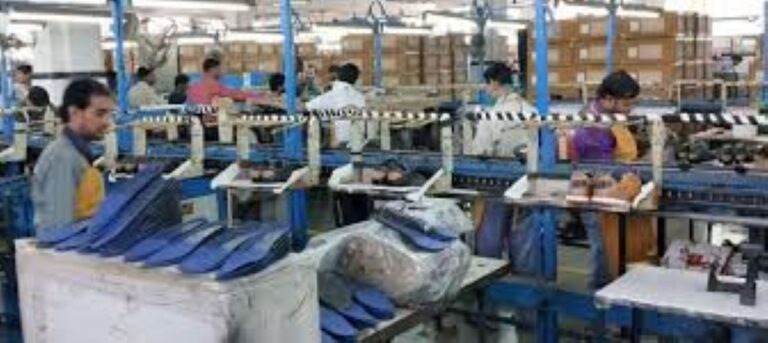 Agra shoe industry news US tariff cut impact Puran Dawar Gopal Gupta statement