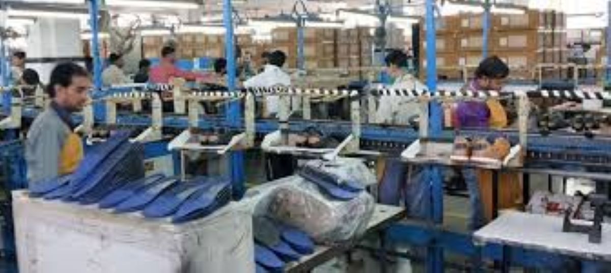 Agra shoe industry news US tariff cut impact Puran Dawar Gopal Gupta statement