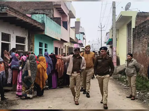 Agra Murder Case woman body found in locked house Rohta village police investigation crime scene