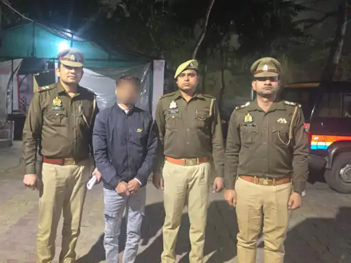 Agra Murder Case woman body found in locked house Rohta village police investigation crime scene