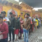 Agra Mahashivratri 2026 Devotees Queue Prithvinath Temple Thakur Pawan Singh Taj News