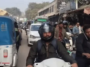 Agra Traffic Jam on MG Road during Shab-e-Barat Metro construction barricading vehicles stuck