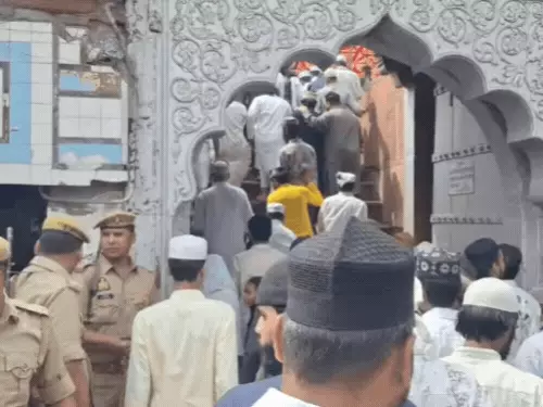 आगरा में जुमा अलविदा की नमाज