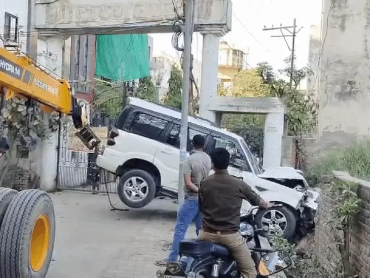 आगरा में स्कॉर्पियो हादसा