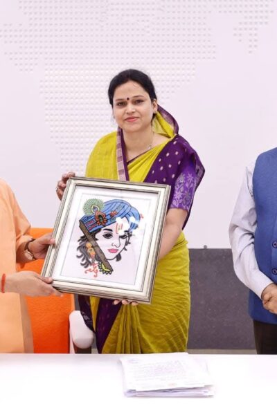 मुख्यमंत्री योगी से आगरा के विकास मुद्दों पर मुलाकात