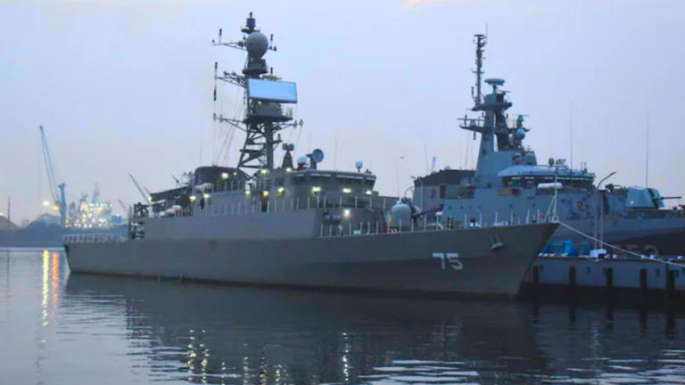 ईरानी जहाज पर सबमरीन से हमला और रेस्क्यू