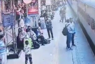 आगरा कैंट: चलती ट्रेन में चढ़ते वक्त फिसला यात्री, RPF कांस्टेबल श्रीकांत ने देवदूत बनकर बचाई जान