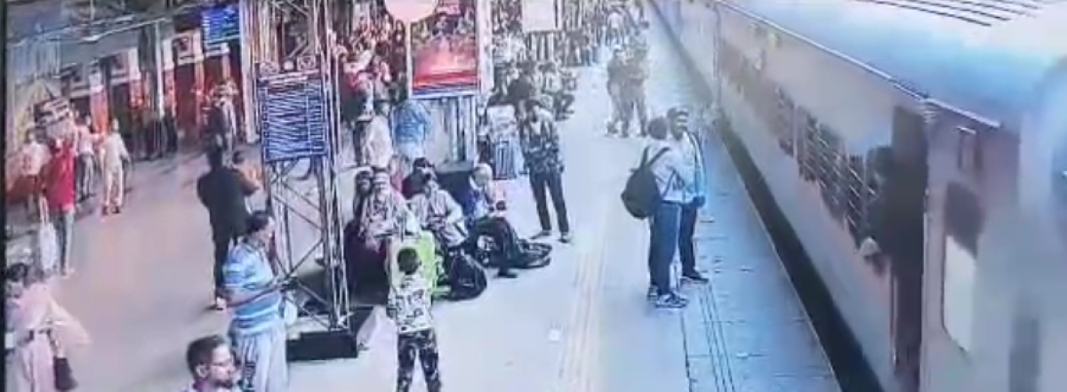 आरपीएफ जवान ने आगरा कैंट पर बचाई यात्री की जान