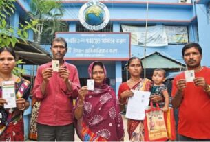 Samik Lahiri article on Bengal politics and Election Commission