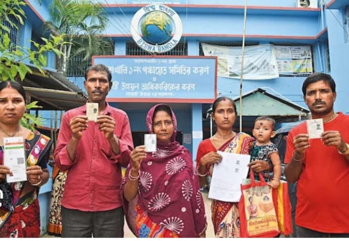 Samik Lahiri article on Bengal politics and Election Commission