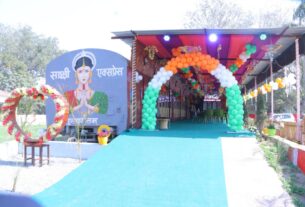 आगरा कैंट स्टेशन पर साक्षी एक्सप्रेस रेल कोच रेस्टोरेंट की तस्वीर