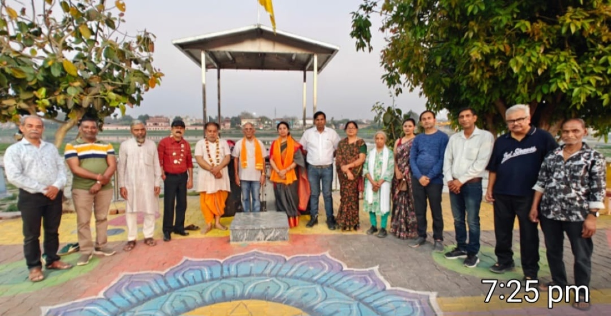 महिला दिवस पर यमुना आरती