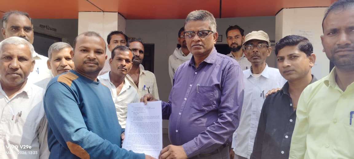 पनवाड़ी में मनरेगा कर्मियों का आक्रोश