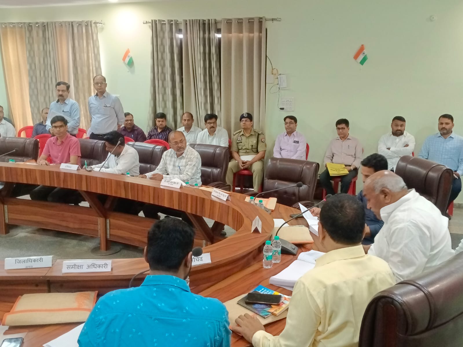 आगरा में नियम पुनरीक्षण समिति की बैठक