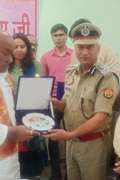 आगरा में नियम पुनरीक्षण समिति की बैठक