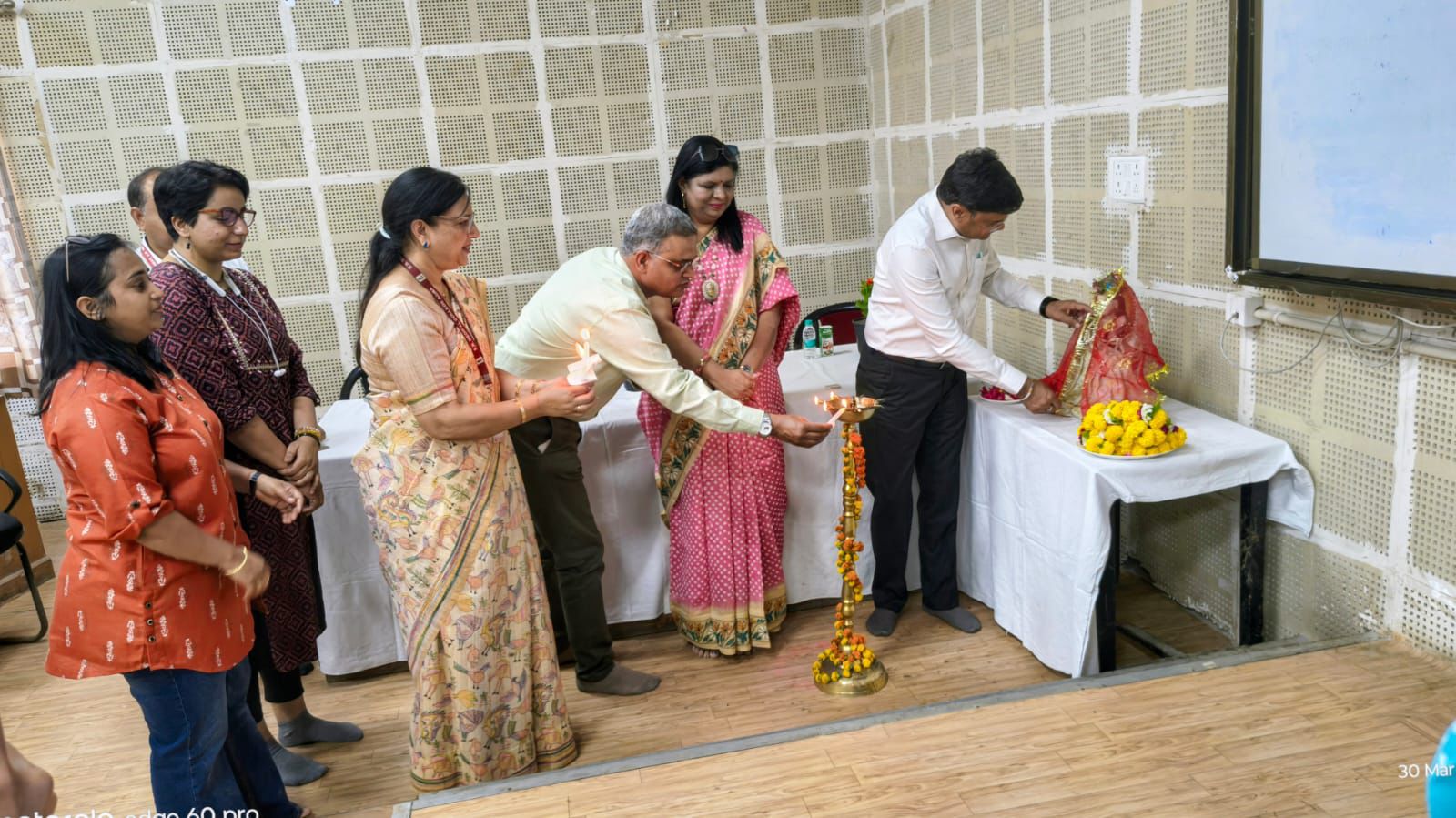 डॉ चीनू अग्रवाल मानसिक स्वास्थ्य विशेषज्ञ प्रेजेंटेशन