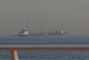 ईरान ने अमेरिकी तेल टैंकर पर मिसाइल दागी