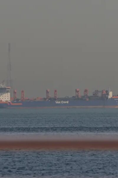 ईरान ने अमेरिकी तेल टैंकर पर मिसाइल दागी