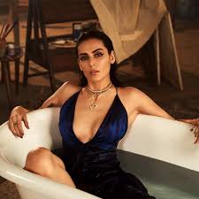 Mandana Karimi Banned in Iran Pic 3