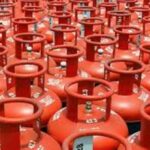 आगरा में गैस कालाबाजारी पर छापा