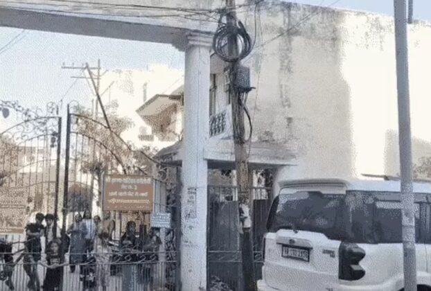 आगरा में स्कॉर्पियो हादसा